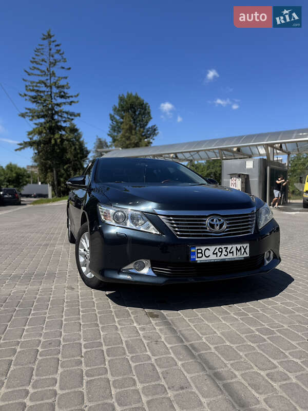 Седан Toyota Camry 2013 в Львове фото 3 Седан Toyota Camry 2013 в Львове