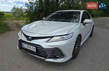 Седан Toyota Camry 2021 в Снятині