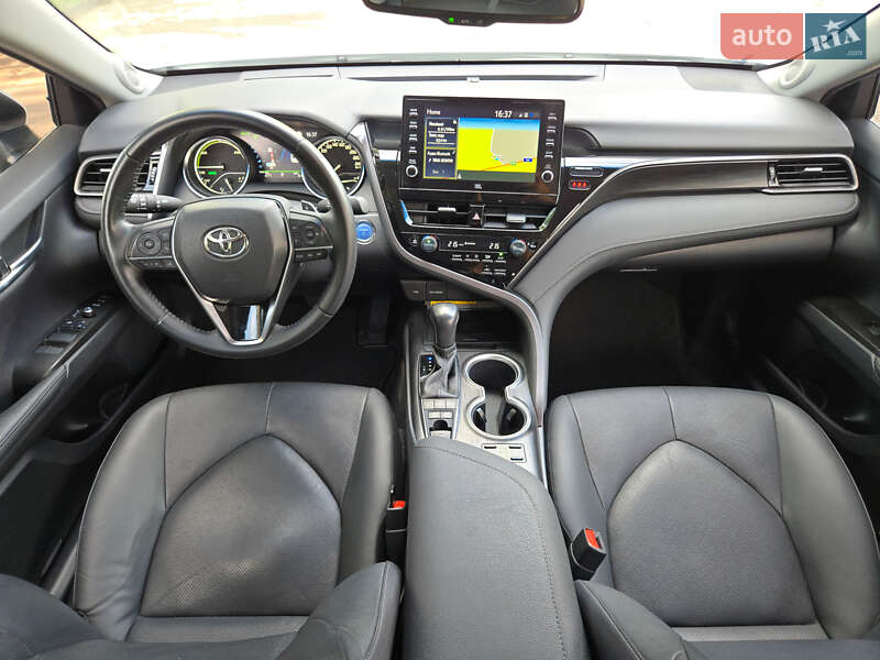 Седан Toyota Camry 2021 в Снятині