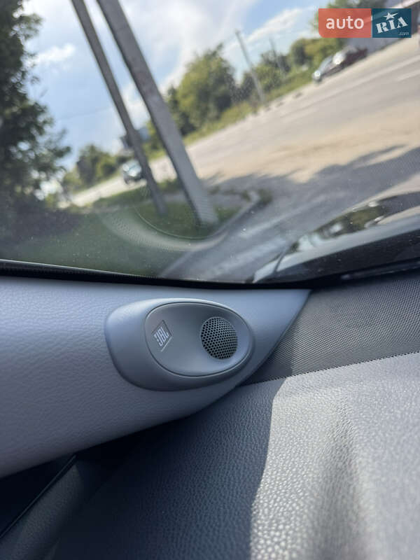 Седан Toyota Camry 2019 в Ивано-Франковске