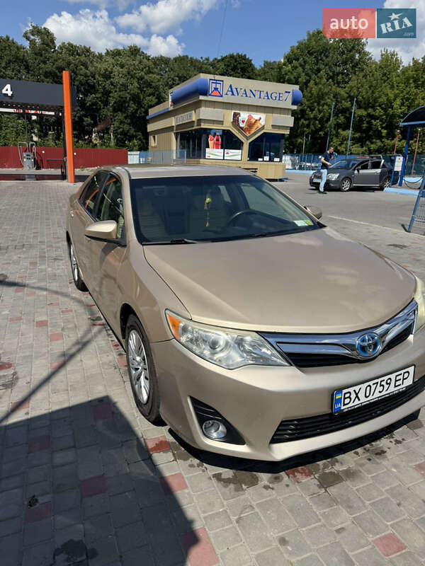 Седан Toyota Camry 2012 в Хмельницком