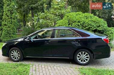 Седан Toyota Camry 2013 в Києві