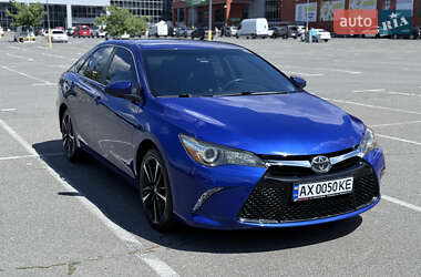 Седан Toyota Camry 2016 в Киеве
