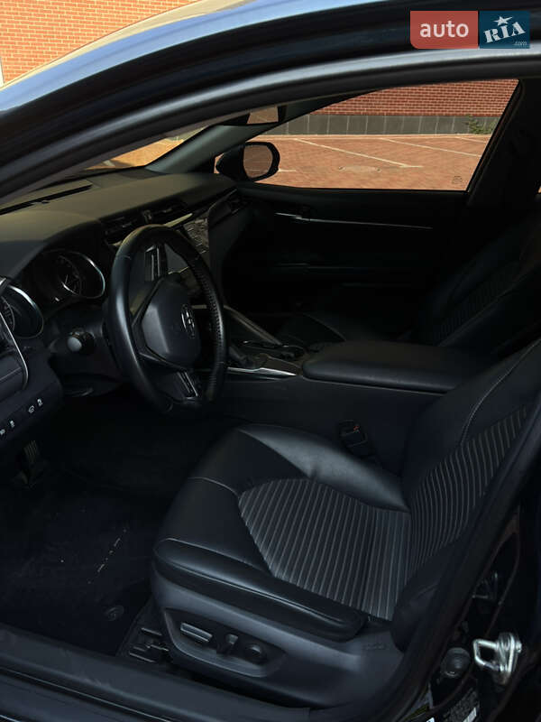 Седан Toyota Camry 2019 в Одесі