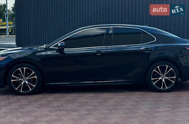 Седан Toyota Camry 2019 в Одессе