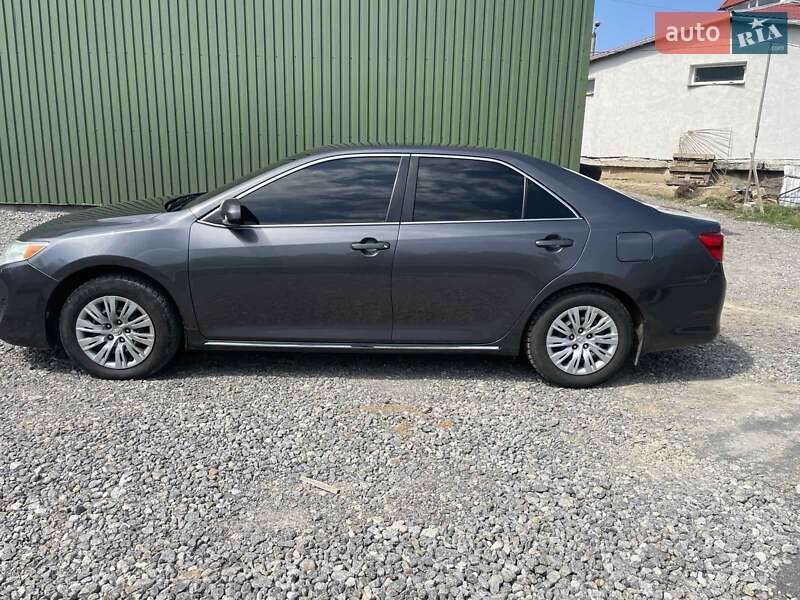 Седан Toyota Camry 2014 в Вінниці