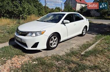 Седан Toyota Camry 2014 в Новомосковську