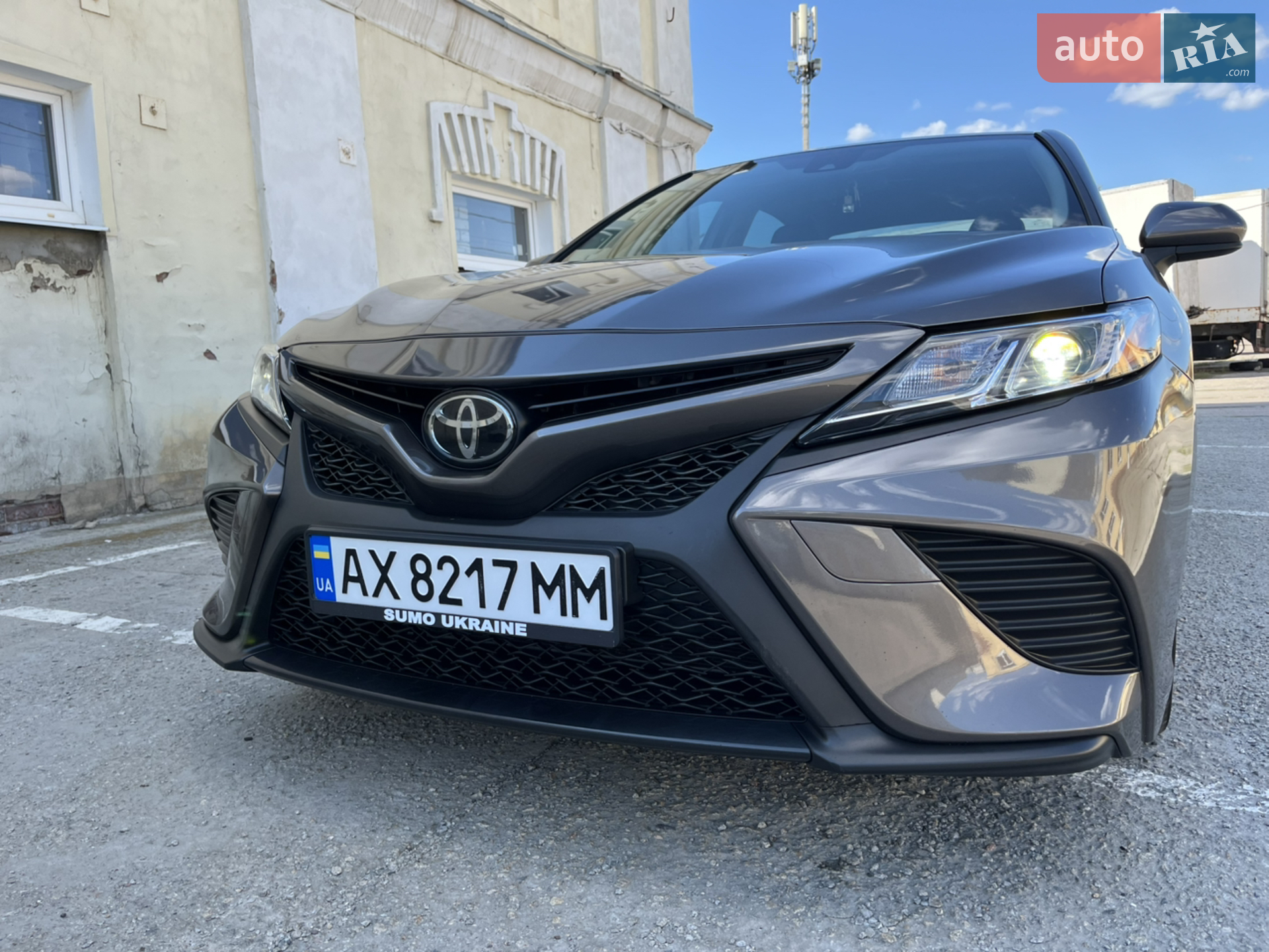 2020 Toyota Camry - мініатюра 2