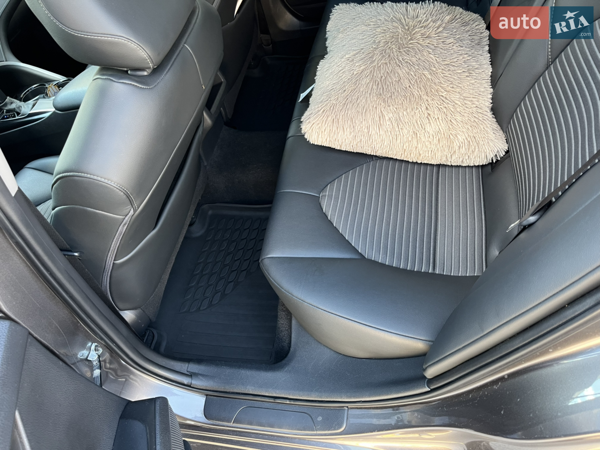 2020 Toyota Camry - мініатюра 16