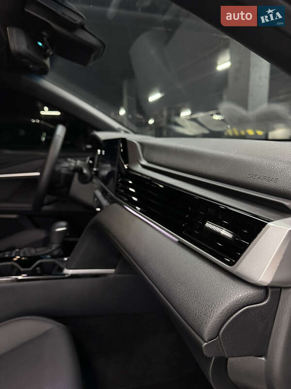 Седан Toyota Camry 2024 в Киеве фото 39 Седан Toyota Camry 2024 в Киеве