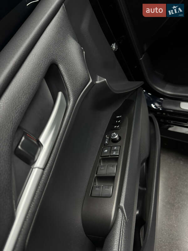 Седан Toyota Camry 2024 в Киеве фото 53 Седан Toyota Camry 2024 в Киеве