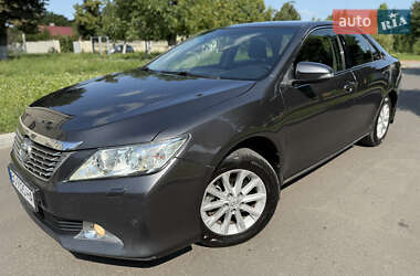 Седан Toyota Camry 2014 в Тернополі
