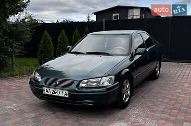 Седан Toyota Camry 1999 в 