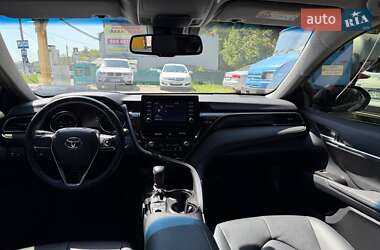 Седан Toyota Camry 2022 в Тернополе