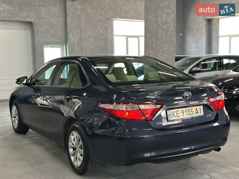 Седан Toyota Camry 2015 в Каменском