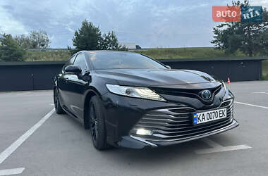 Седан Toyota Camry 2020 в Киеве