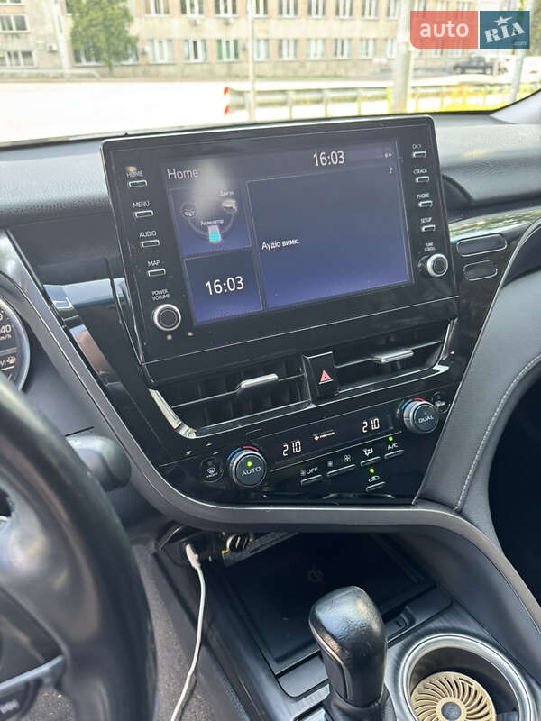 Седан Toyota Camry 2021 в Києві