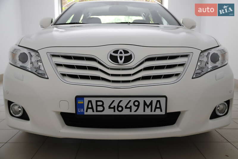 Седан Toyota Camry 2011 в Чечельнике