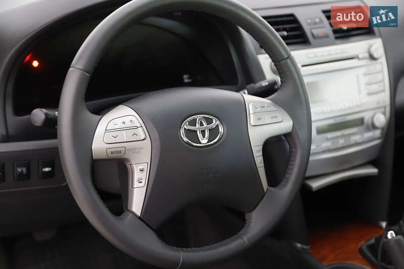 Седан Toyota Camry 2011 в Чечельнике