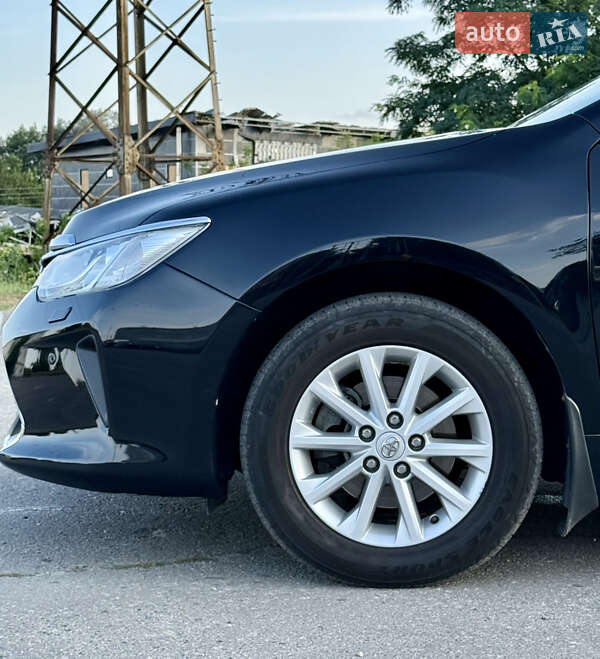 Седан Toyota Camry 2016 в Харкові