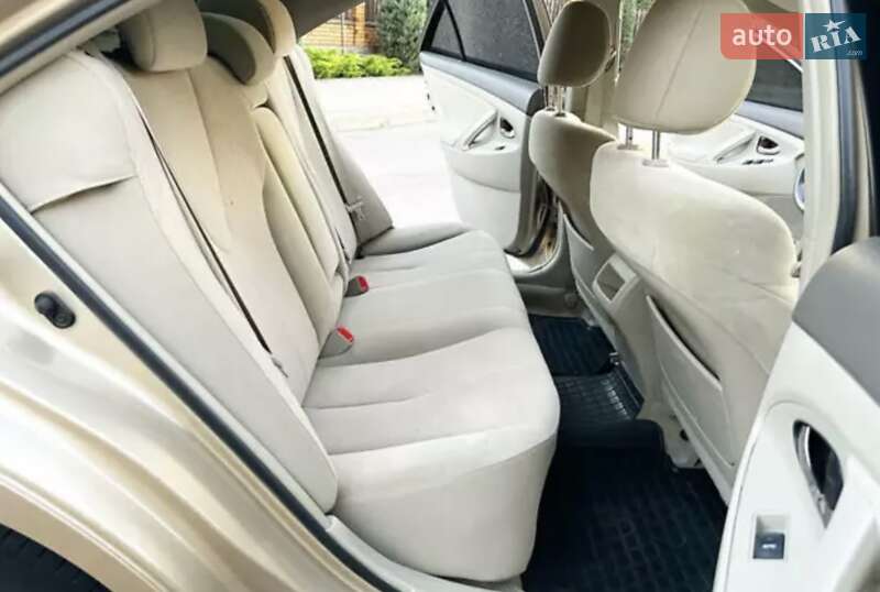 Седан Toyota Camry 2011 в Виннице