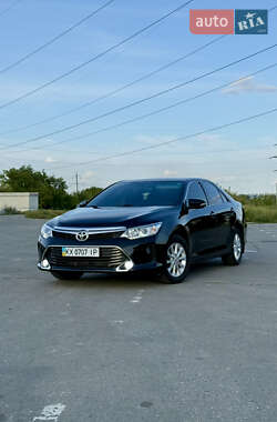 Седан Toyota Camry 2016 в Харкові