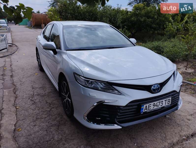Седан Toyota Camry 2021 в Апостоловому