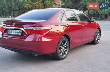 Седан Toyota Camry 2015 в Жовтих Водах