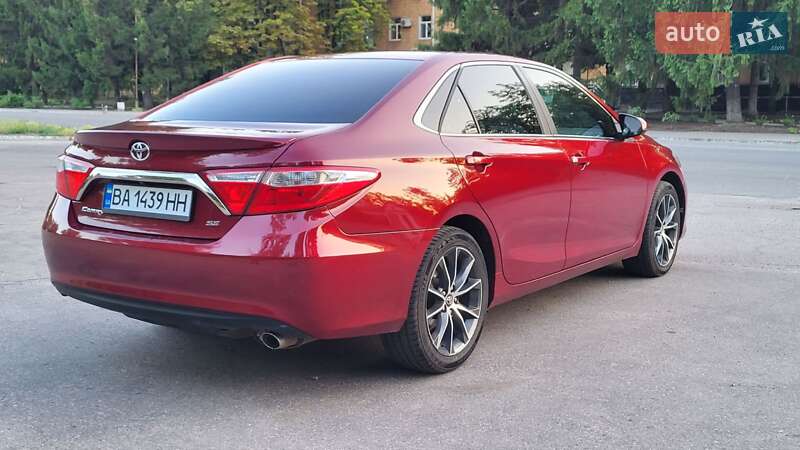Седан Toyota Camry 2015 в Желтых Водах