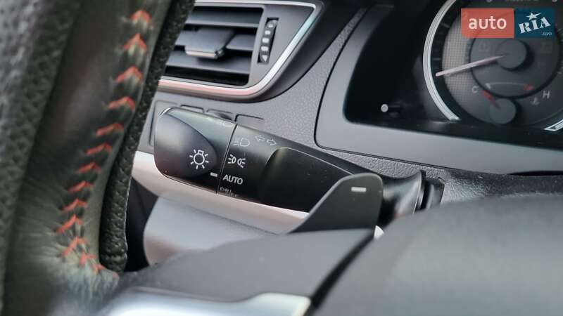 Седан Toyota Camry 2015 в Желтых Водах