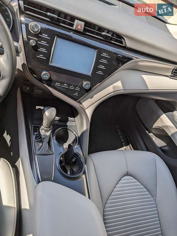 Седан Toyota Camry 2019 в Ивано-Франковске