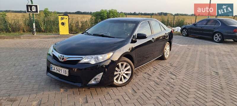 Седан Toyota Camry 2012 в Золотоноші