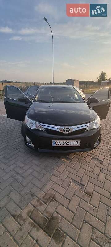 Седан Toyota Camry 2012 в Золотоноші