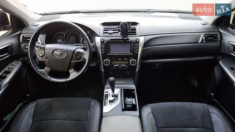 Седан Toyota Camry 2013 в Києві