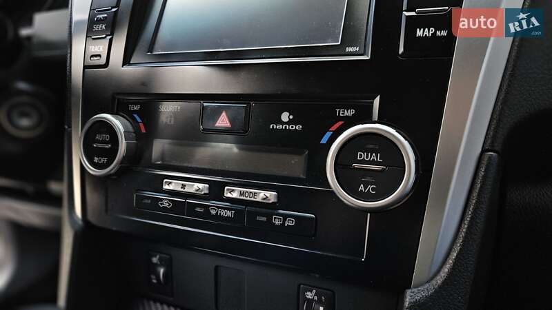 Седан Toyota Camry 2013 в Києві