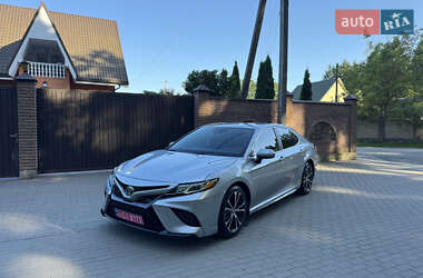 Седан Toyota Camry 2020 в Луцке
