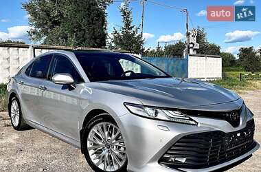 Седан Toyota Camry 2019 в Житомире