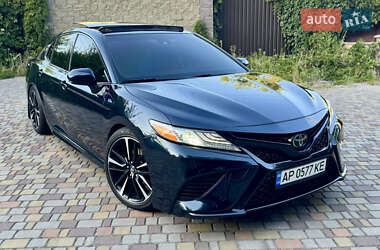 Седан Toyota Camry 2018 в Запоріжжі