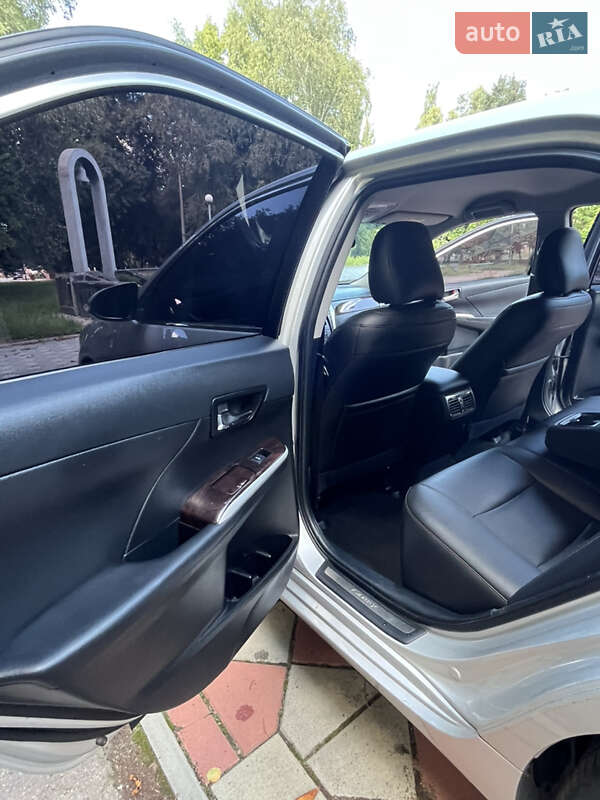 Седан Toyota Camry 2015 в Броварах