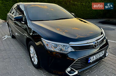Седан Toyota Camry 2015 в Києві