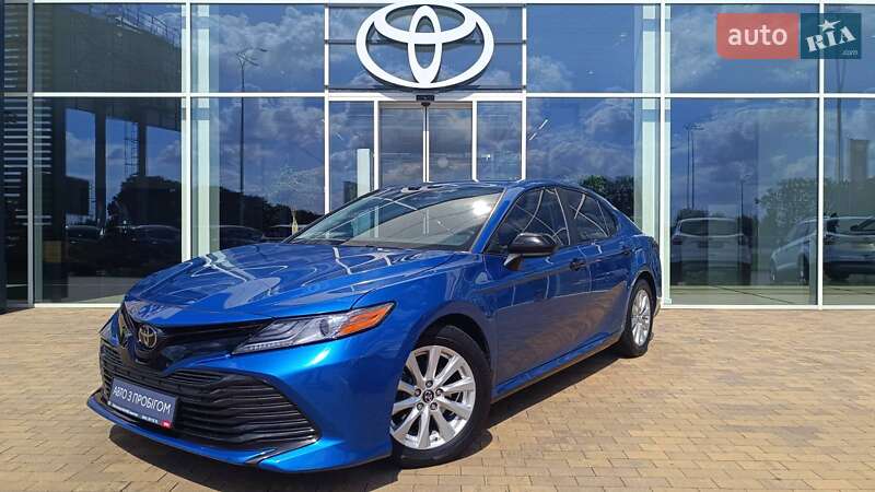 Toyota Camry 2019