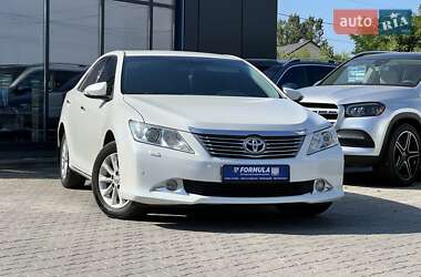 Седан Toyota Camry 2013 в Нововолынске