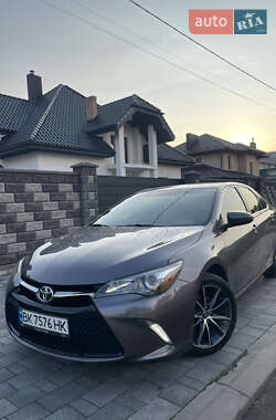 Седан Toyota Camry 2017 в Рівному