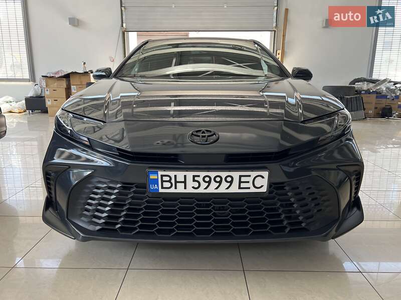 Седан Toyota Camry 2024 в Одесі