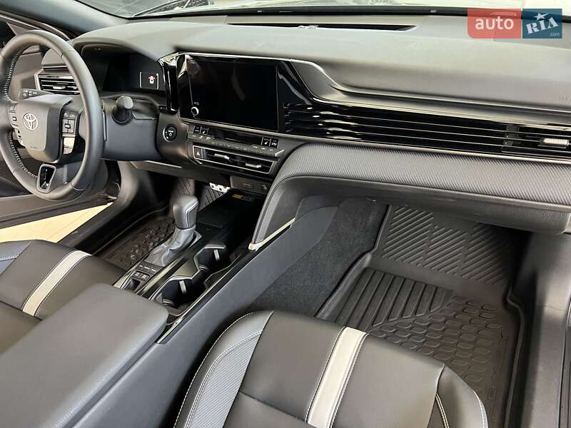 Седан Toyota Camry 2024 в Одесі