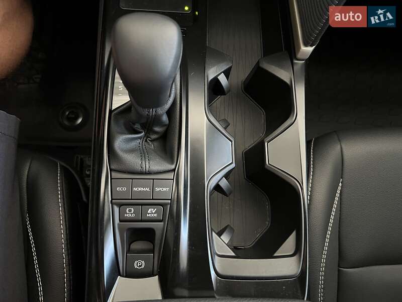 Седан Toyota Camry 2024 в Одесі