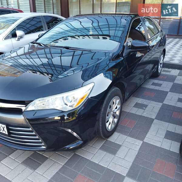Седан Toyota Camry 2016 в Києві