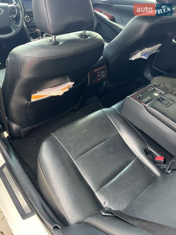 Седан Toyota Camry 2012 в Ужгороді