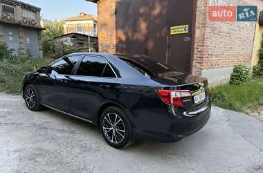 Седан Toyota Camry 2013 в Харкові
