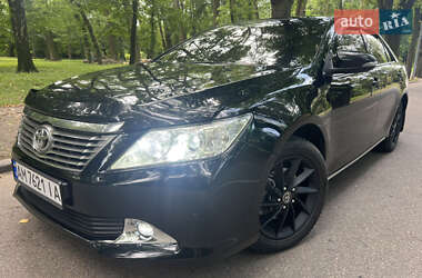 Седан Toyota Camry 2014 в Чернівцях
